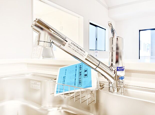 いつでも清潔なおいしいお水を。一つの水栓で水道水と浄水を使い分け。