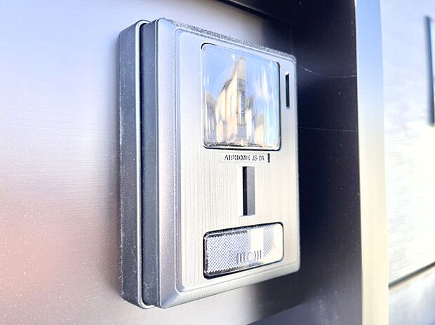 TVモニター付インターホンでセキュリティ面にも配慮。 