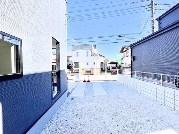 家事動線もスムーズな平屋ならでは!広々としたお庭でたくさん洗濯物が干せます。