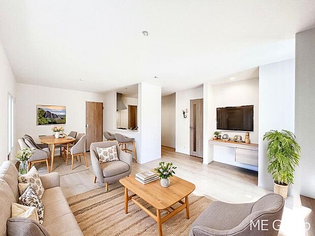 日当たりのいいリビングでゆったりとしたティータイムを!※家具はCGです