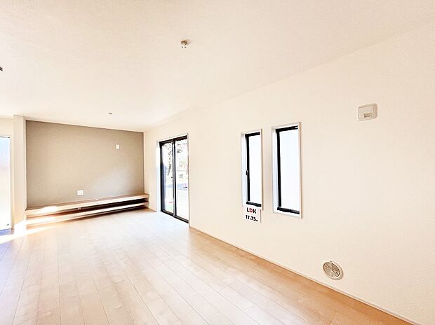 家族の笑顔が自然と生まれてくる、そんな雰囲気のダイニングに仕上がっています 