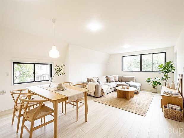 やわらかな陽光と風を感じられるリビング※家具はCGです