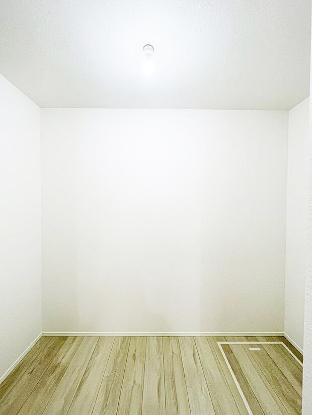 ウォークインクローゼットの活用で生活空間スッキリ