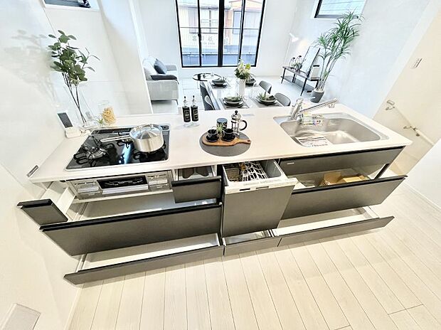 使いやすさを優先したスライド式収納タイプ！