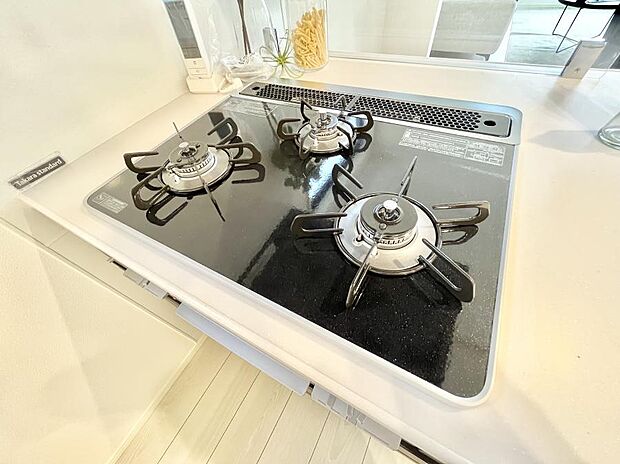 三口ガスコンロでお料理が一気にはかどりそう  