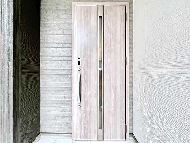 住まいの顔を演出する、玄関ドア。 