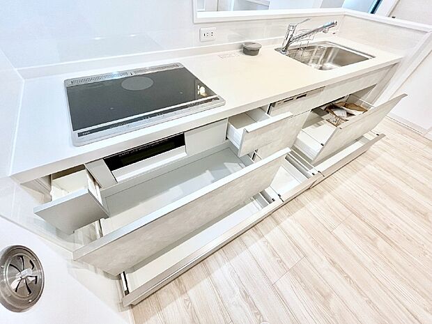 使いやすさを優先したスライド式収納タイプ！