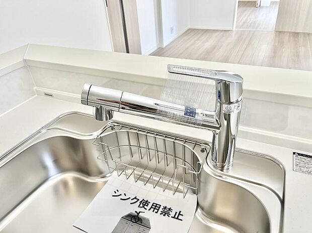 いつでも清潔なおいしいお水を。一つの水栓で水道水と浄水を使い分け。