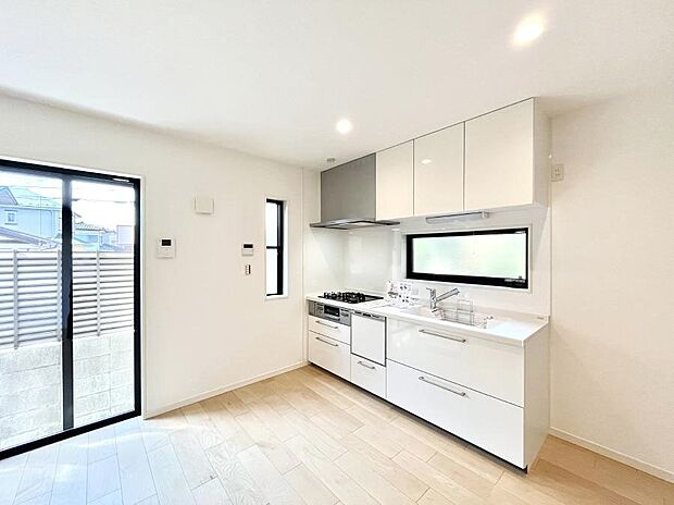 ゆとりあるキッチンではご家族と楽しくお料理ができます。