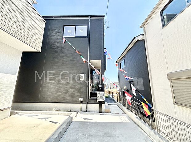 たっぷりの陽光と心地よい風が舞い込む住まい