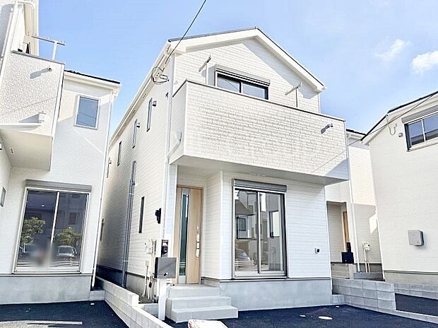 洗練された外観、上質な住空間が広がる室内は永く安心して過ごせる住居です。 