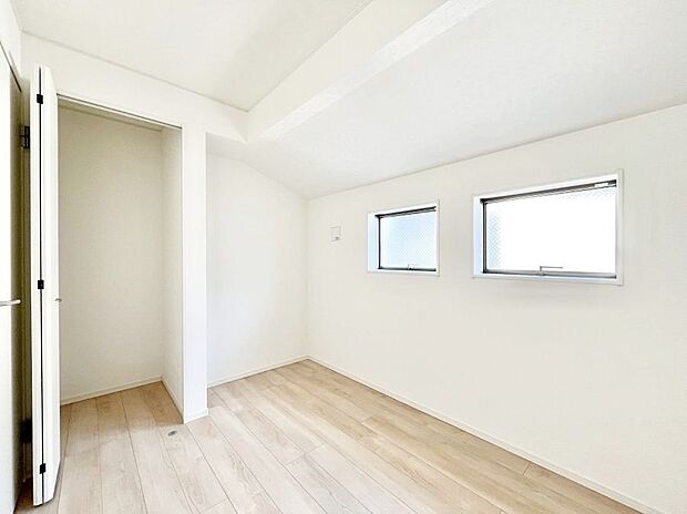 子供部屋にもおすすめな収納スペースたっぷりの居室