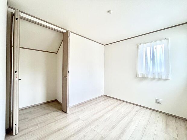 子供部屋にもおすすめな収納スペースたっぷりの居室