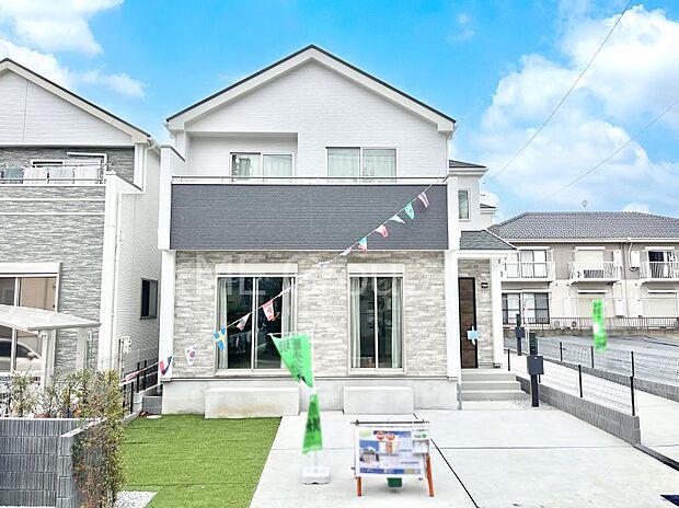 溢れる陽光でご家族の笑顔も輝く