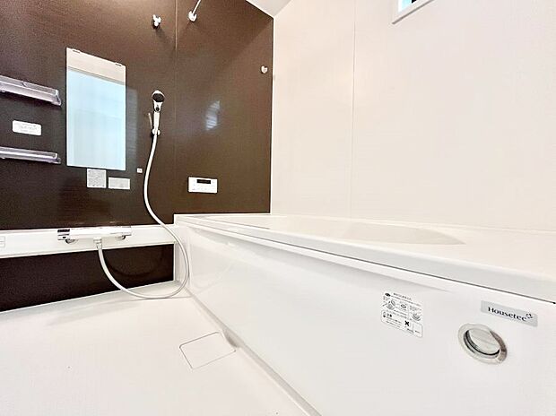 落ち着いた雰囲気でゆっくりお寛ぎいただけるバスルーム