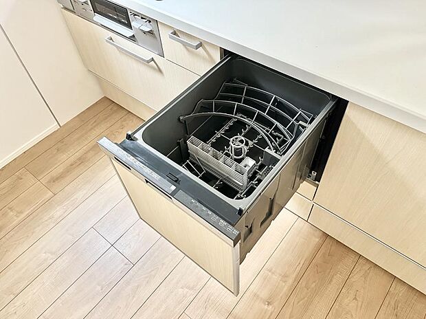 面倒なお片づけは食洗機にお任せ！家事の負担が減って、時間にも気持ちにもゆとりができます。