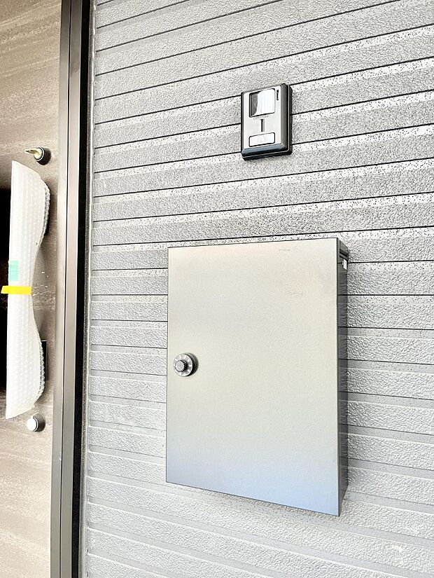 シンプルデザインのポスト。  