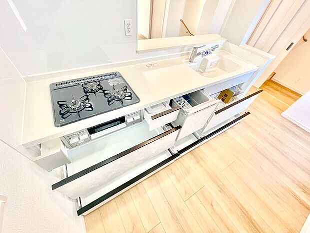 使いやすさを優先したスライド式収納タイプ!