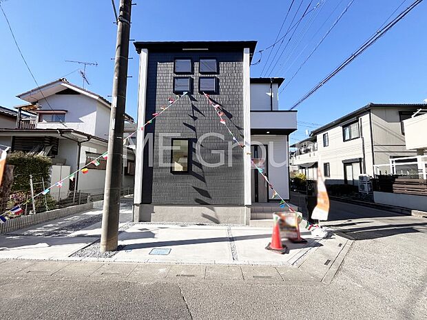 溢れる陽光でご家族の笑顔も輝く