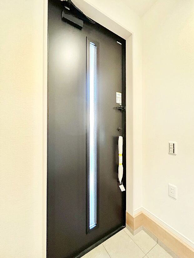 明るい玄関はお客様をお出迎えするのにぴったりです！ 