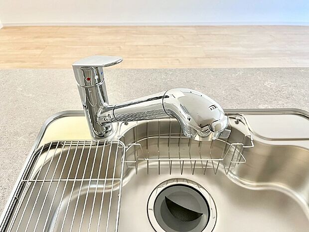 いつでも清潔なおいしいお水を。一つの水栓で水道水と浄水を使い分け。