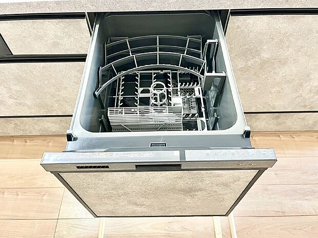 面倒なお片づけは食洗機にお任せ！家事の負担が減って、時間にも気持ちにもゆとりができます。