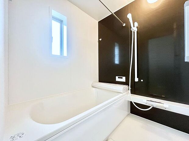 落ち着いた雰囲気でゆっくりお寛ぎいただけるバスルーム