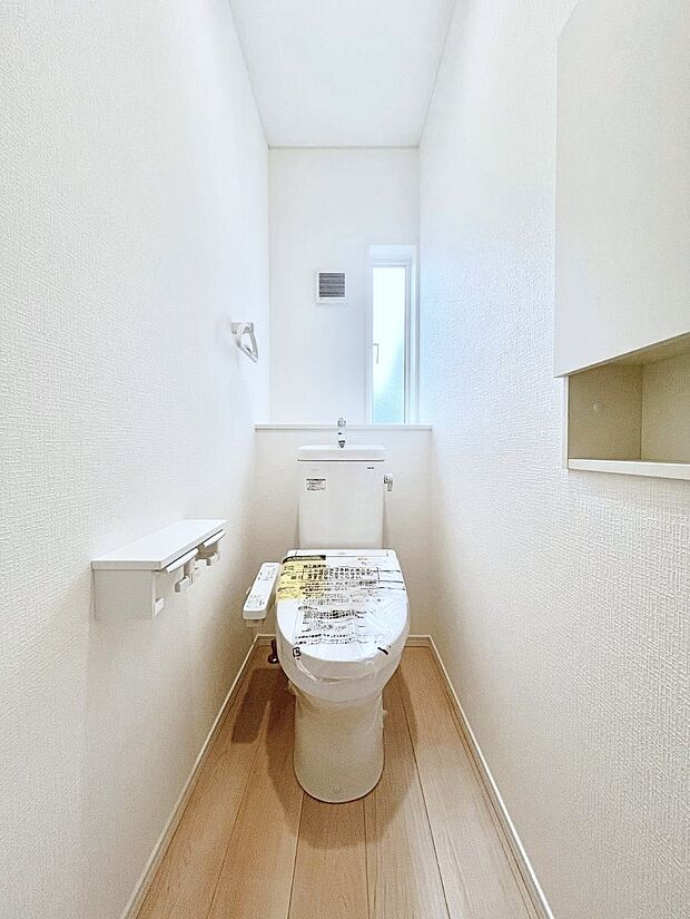 トイレは安心の2箇所！朝のバタバタも一安心です。 