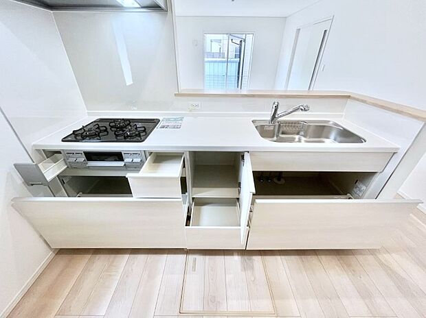 使いやすさを優先したスライド式収納タイプ！