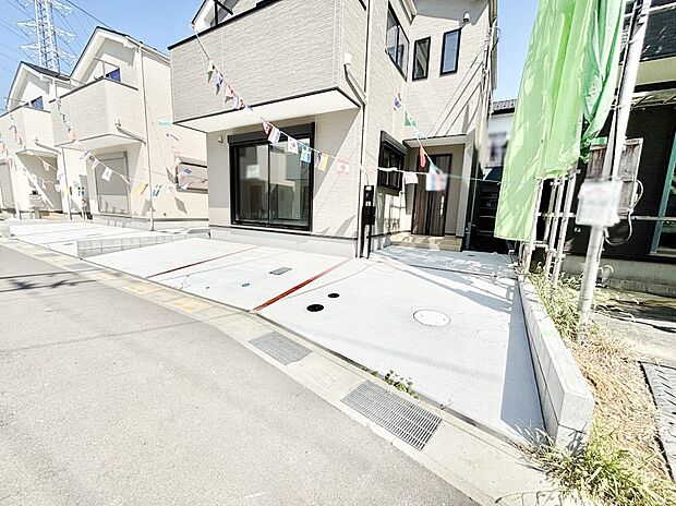 目の前が駐車場だと、雨の日も、大量にお買い物をした時も便利ですよね