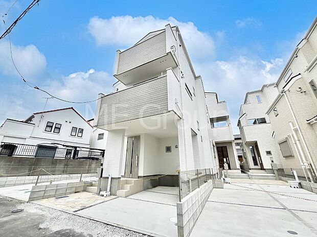 洗練された外観、上質な住空間が広がる室内は永く安心して過ごせる住居です。 