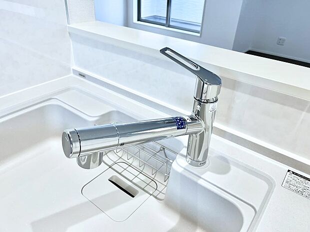 いつでも清潔なおいしいお水を。一つの水栓で水道水と浄水を使い分け。