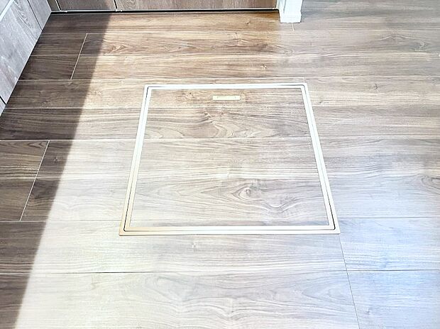 床下収納付き！日用品・非常用品の収納にも大活躍。