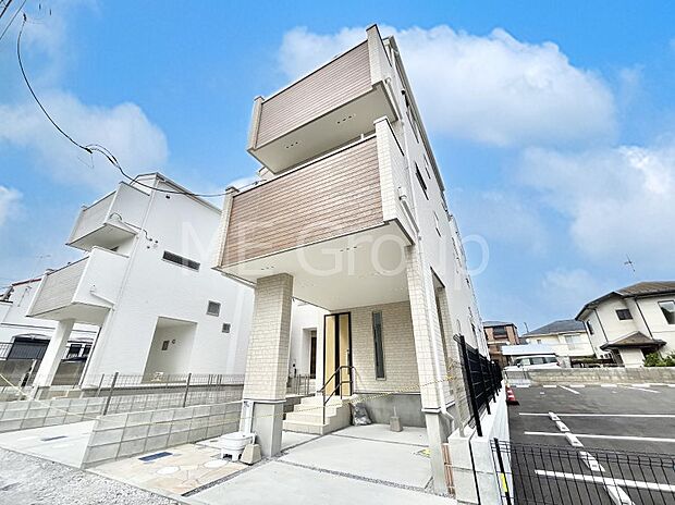 洗練された外観、上質な住空間が広がる室内は永く安心して過ごせる住居です。 