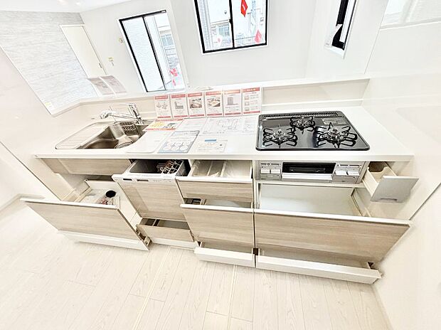 使いやすさを優先したスライド式収納タイプ!