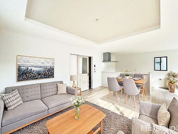 落ち着いた雰囲気のＬＤＫは家族みんなの快適空間※家具はCGです