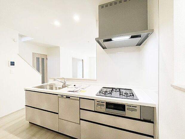 料理をしながらご家族との会話を楽しめる対面カウンターキッチン