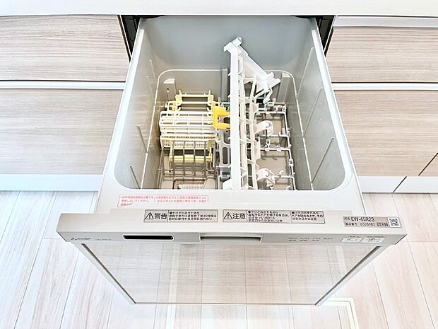 面倒なお片づけは食洗機にお任せ！家事の負担が減って、時間にも気持ちにもゆとりができます。