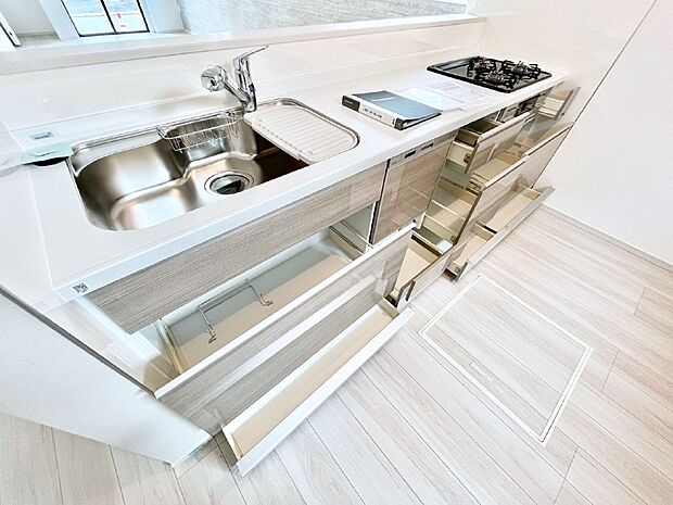 使いやすさを優先したスライド式収納タイプ!