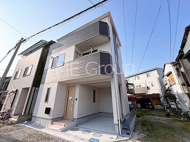 溢れる陽光でご家族の笑顔も輝く