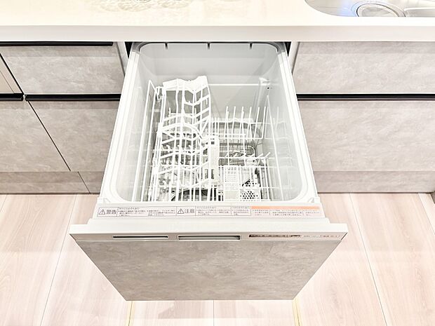 面倒なお片づけは食洗機にお任せ！家事の負担が減って、時間にも気持ちにもゆとりができます。