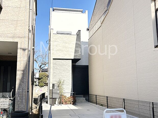 おうち時間充実！スカイバルコニー＆広々リビングを採用した住まい。