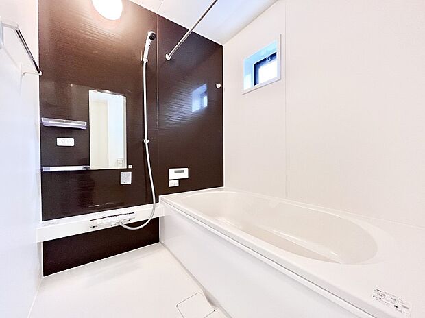 落ち着いた雰囲気でゆっくりお寛ぎいただけるバスルーム