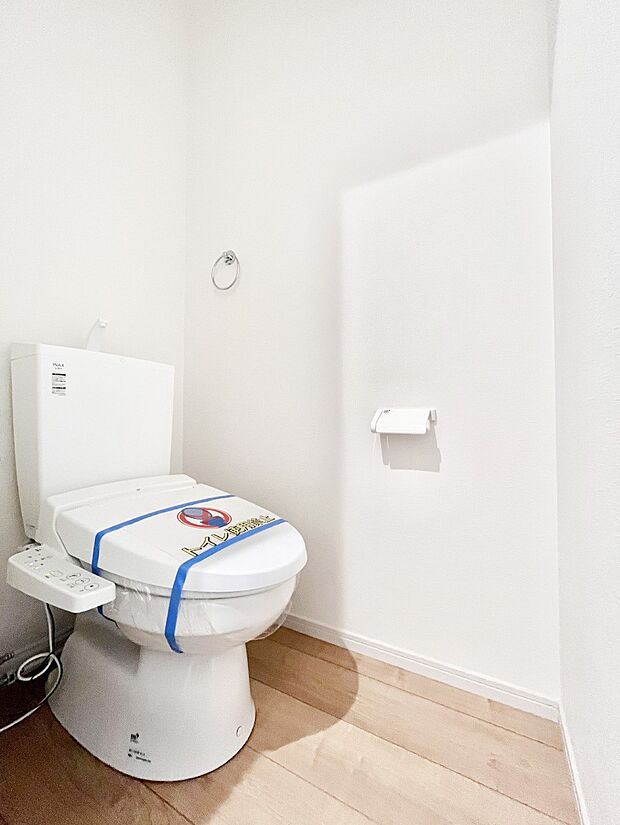 明るく清潔感のあるトイレです。 