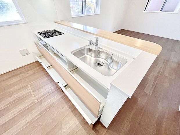 使いやすさを優先したスライド式収納タイプ!