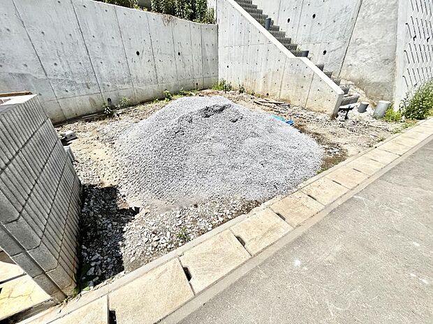 生活に欠かせない駐車スペース。