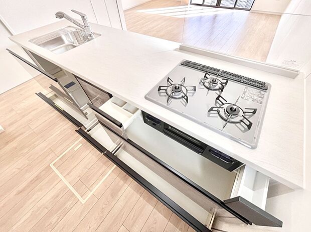 使いやすさを優先したスライド式収納タイプ！