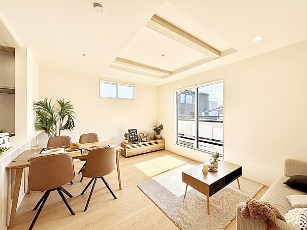 落ち着いた雰囲気のLDKは家族みんなの快適空間