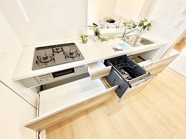 使いやすさを優先したスライド式収納タイプ!