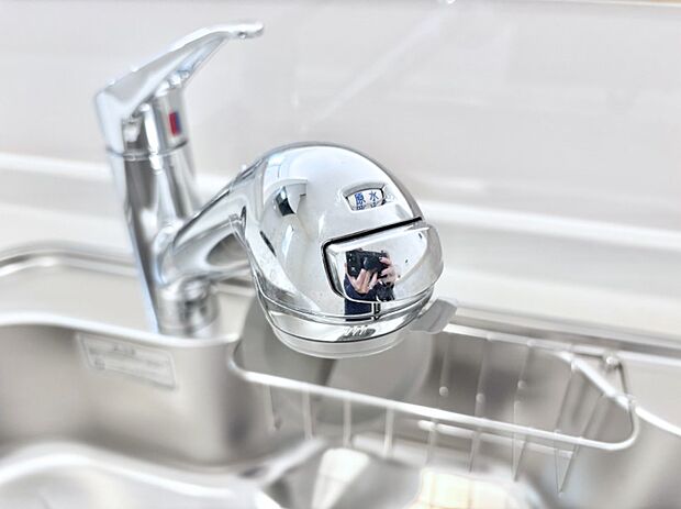 いつでも清潔なおいしいお水を。一つの水栓で水道水と浄水を使い分け。